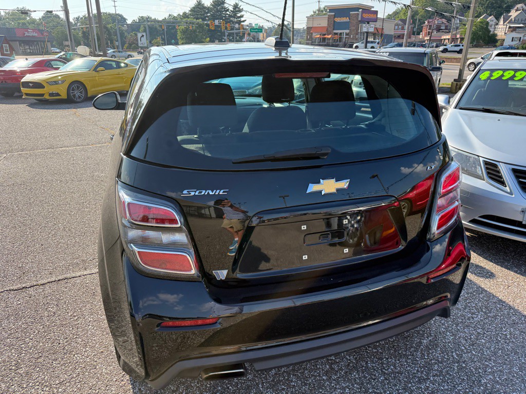 2017 Chevrolet Sonic Image 10
