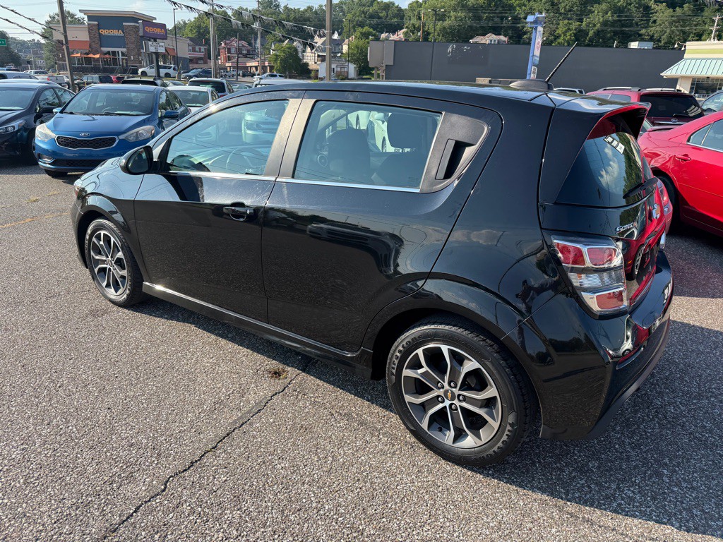 2017 Chevrolet Sonic Image 12