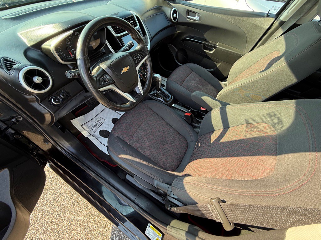 2017 Chevrolet Sonic Image 14
