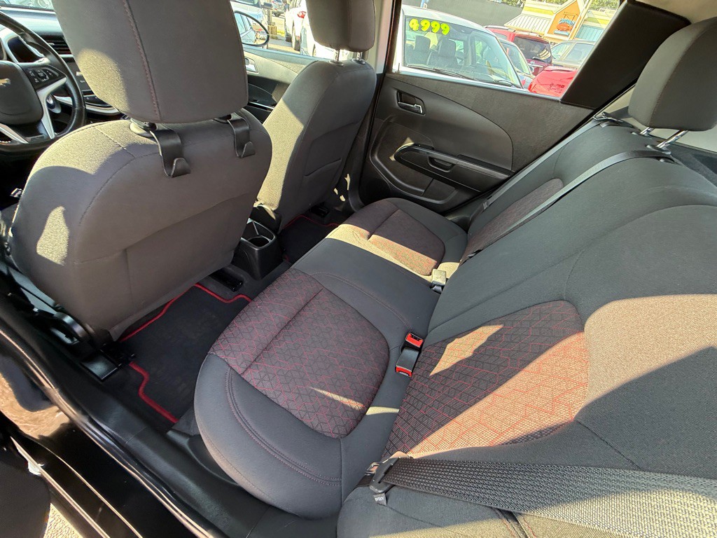 2017 Chevrolet Sonic Image 16