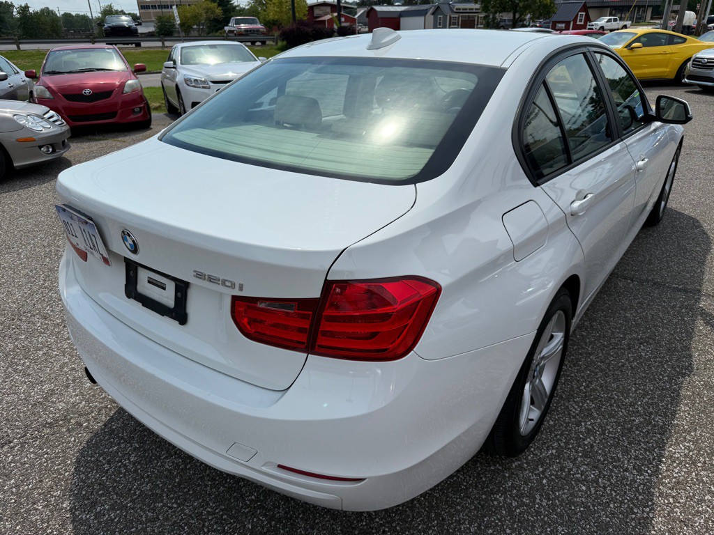 2015 BMW 3 Series Image 8