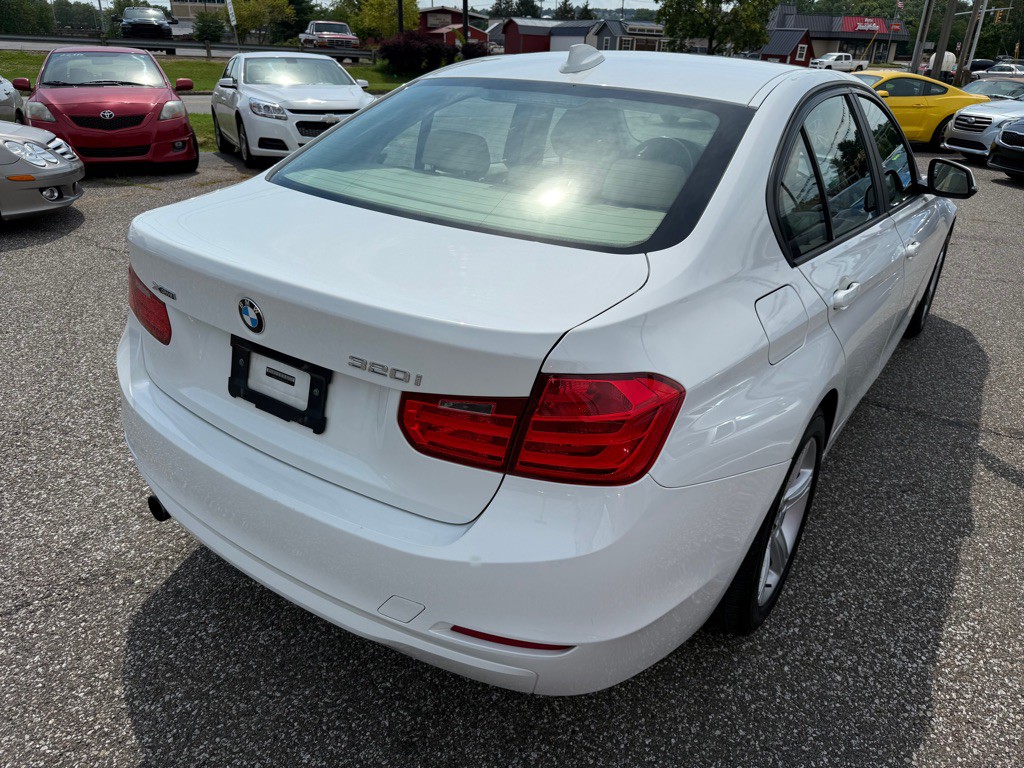 2015 BMW 3 Series Image 10