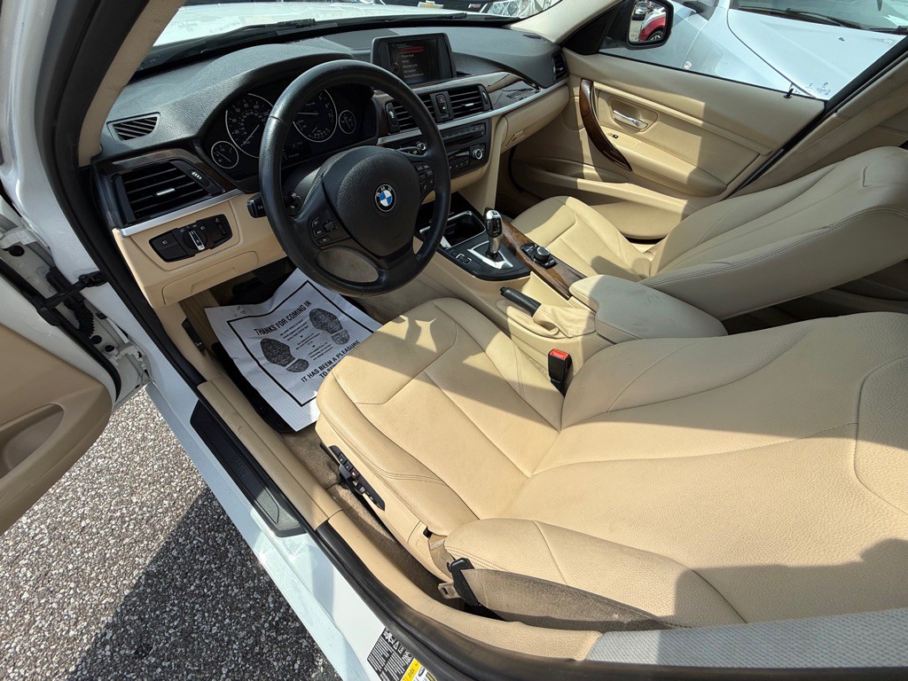 2015 BMW 3 Series Image 15