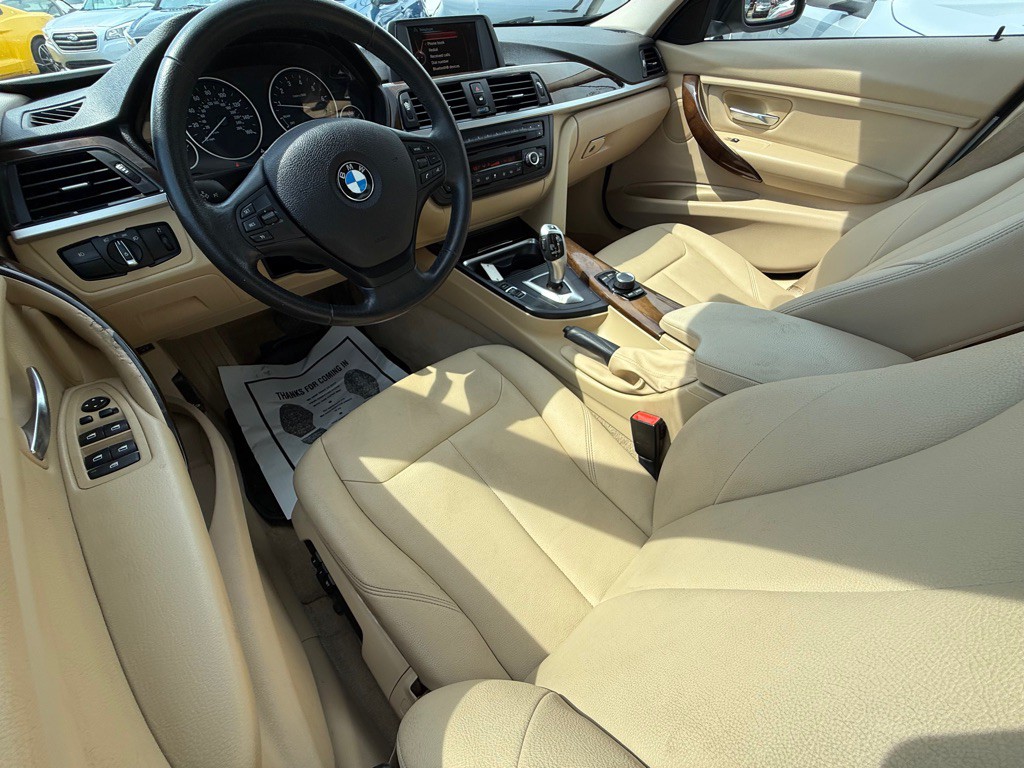 2015 BMW 3 Series Image 18