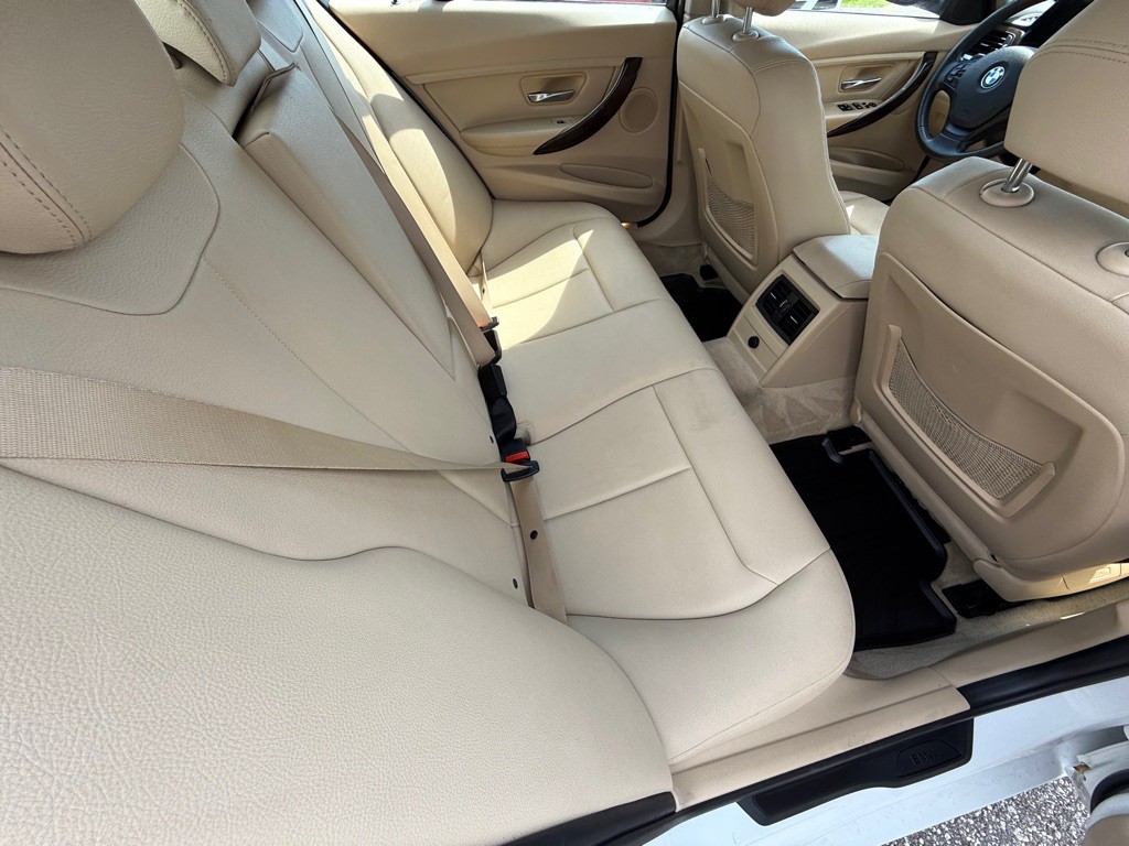 2015 BMW 3 Series Image 19