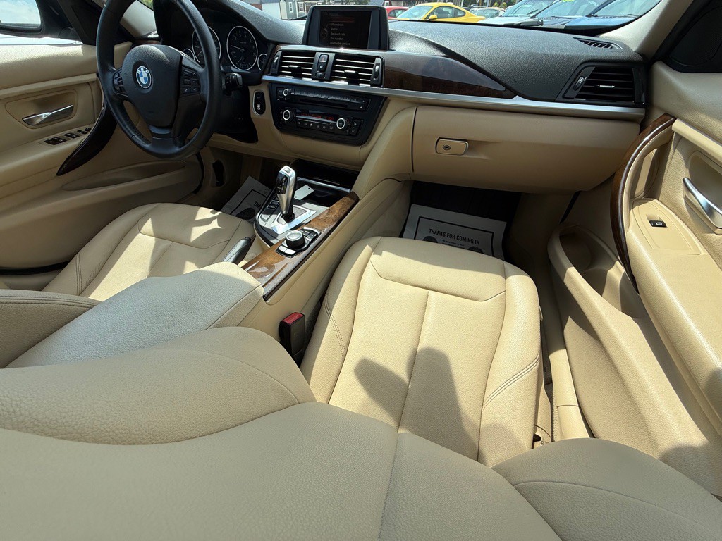 2015 BMW 3 Series Image 20