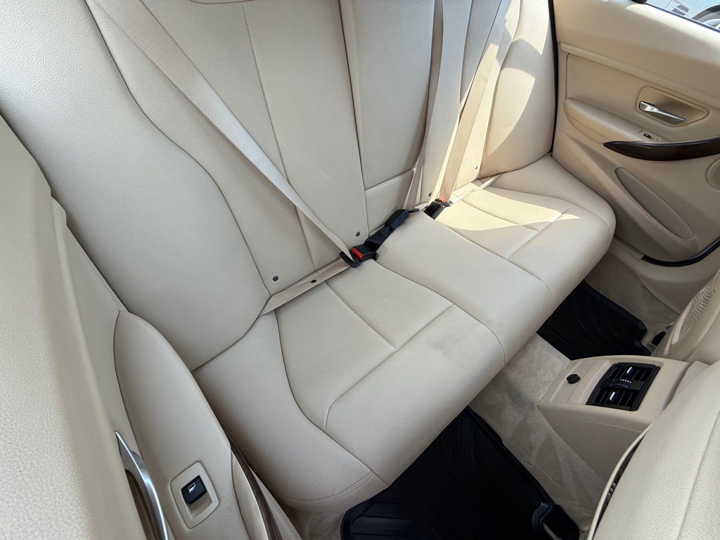 2015 BMW 3 Series Image 23