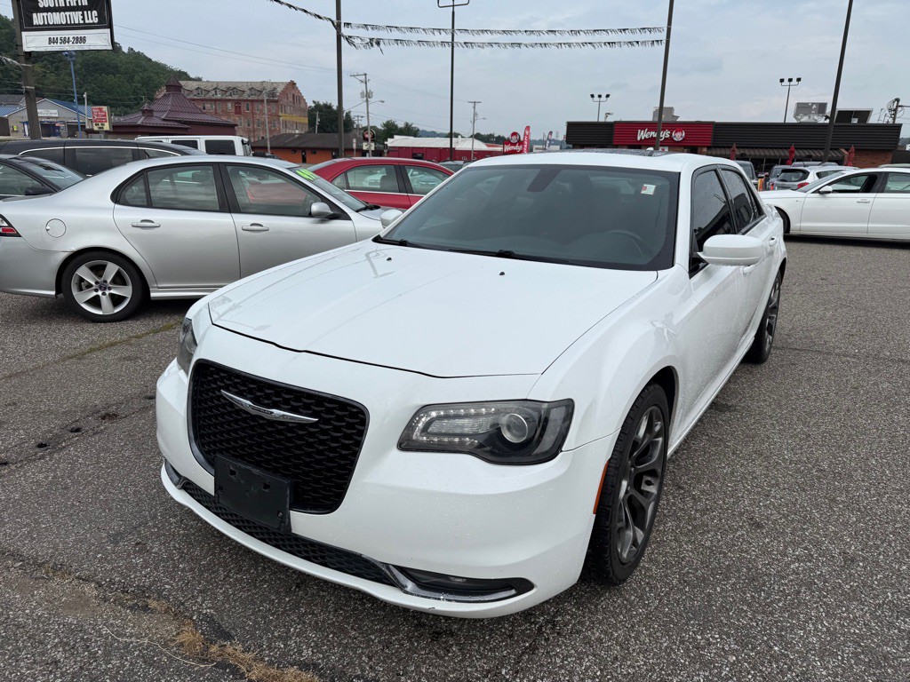 2015 Chrysler 300 Image 3