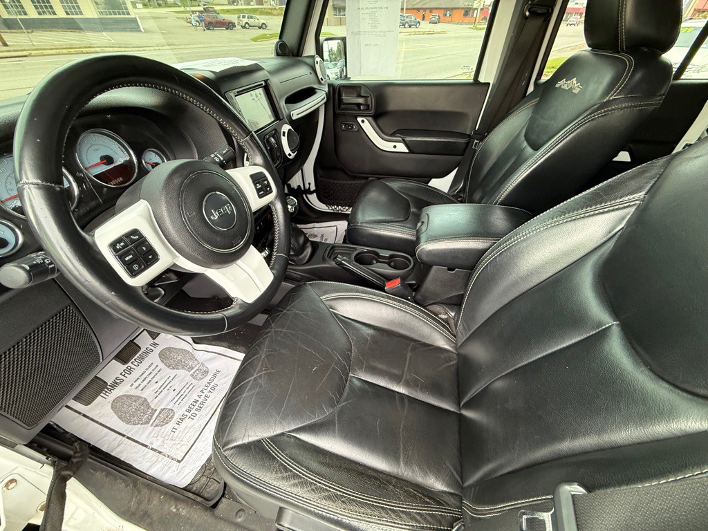 2015 Chrysler 300 Image 21