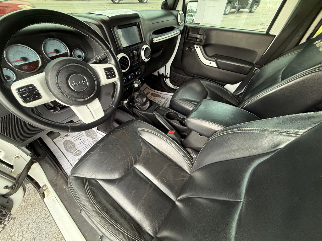 2015 Chrysler 300 Image 23