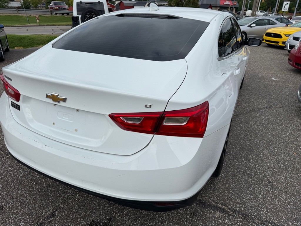 2018 Chevrolet Malibu Image 8
