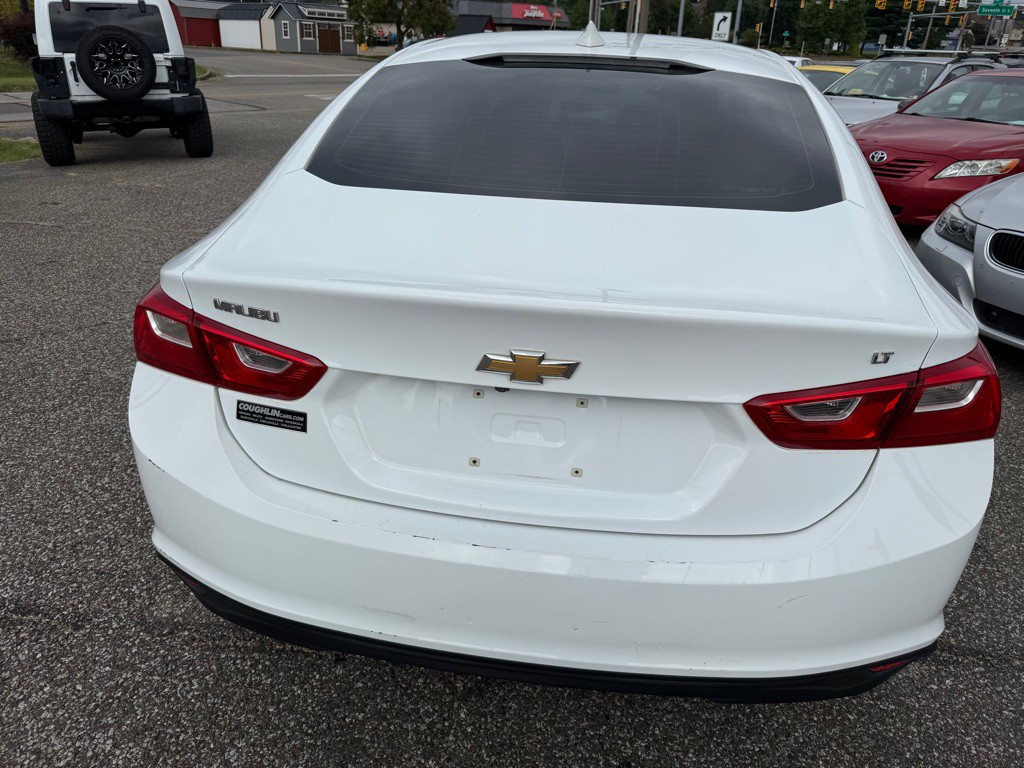 2018 Chevrolet Malibu Image 9