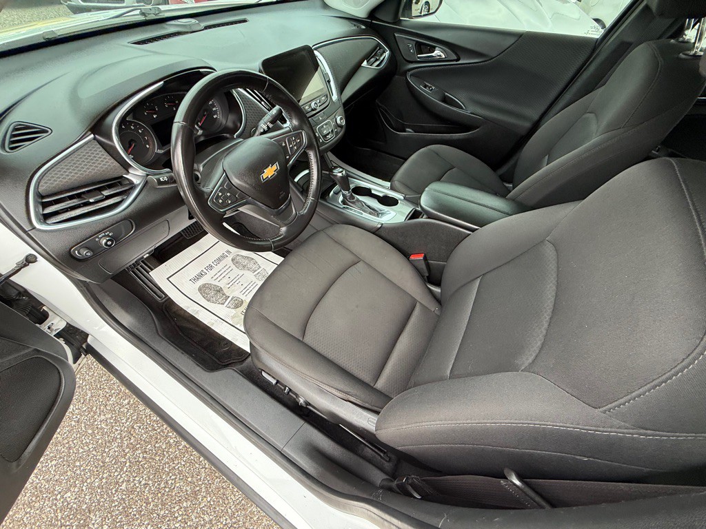 2018 Chevrolet Malibu Image 14