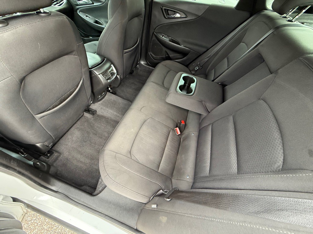 2018 Chevrolet Malibu Image 16