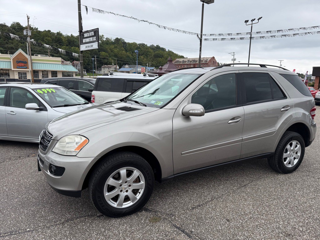 2006 Mercedes-Benz M-Class Image 2