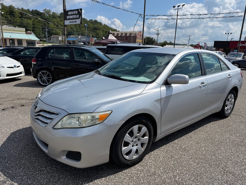 2010 Toyota Camry Image 4