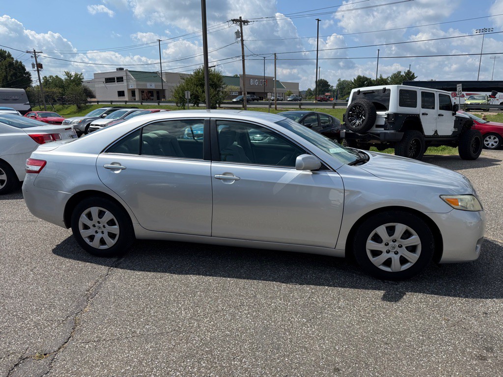 2010 Toyota Camry Image 8