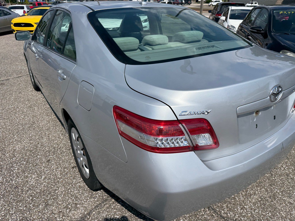 2010 Toyota Camry Image 12