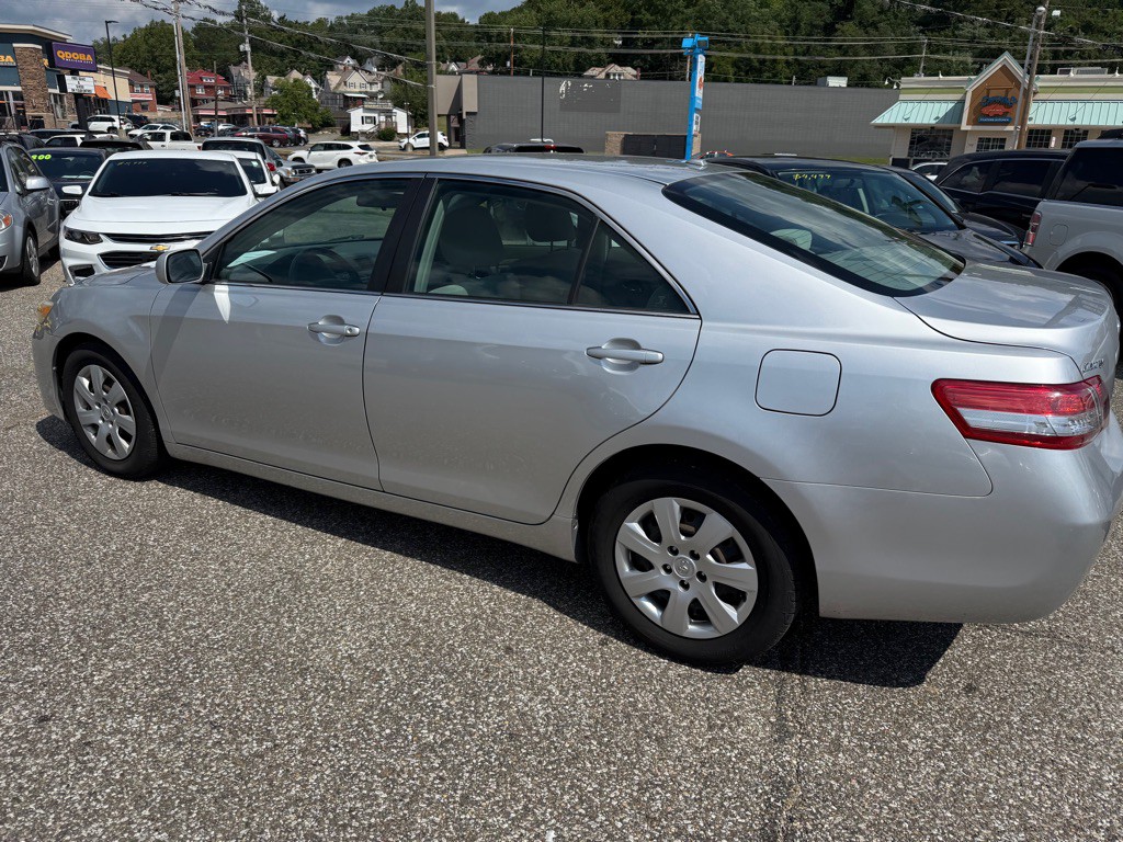 2010 Toyota Camry Image 13