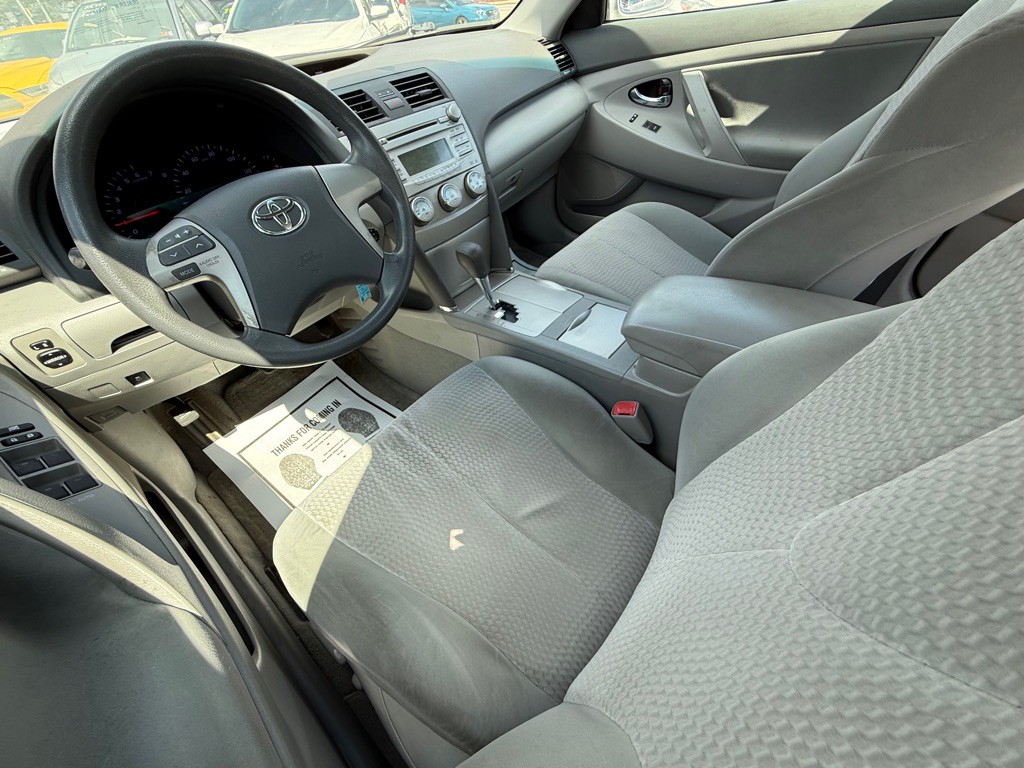 2010 Toyota Camry Image 17