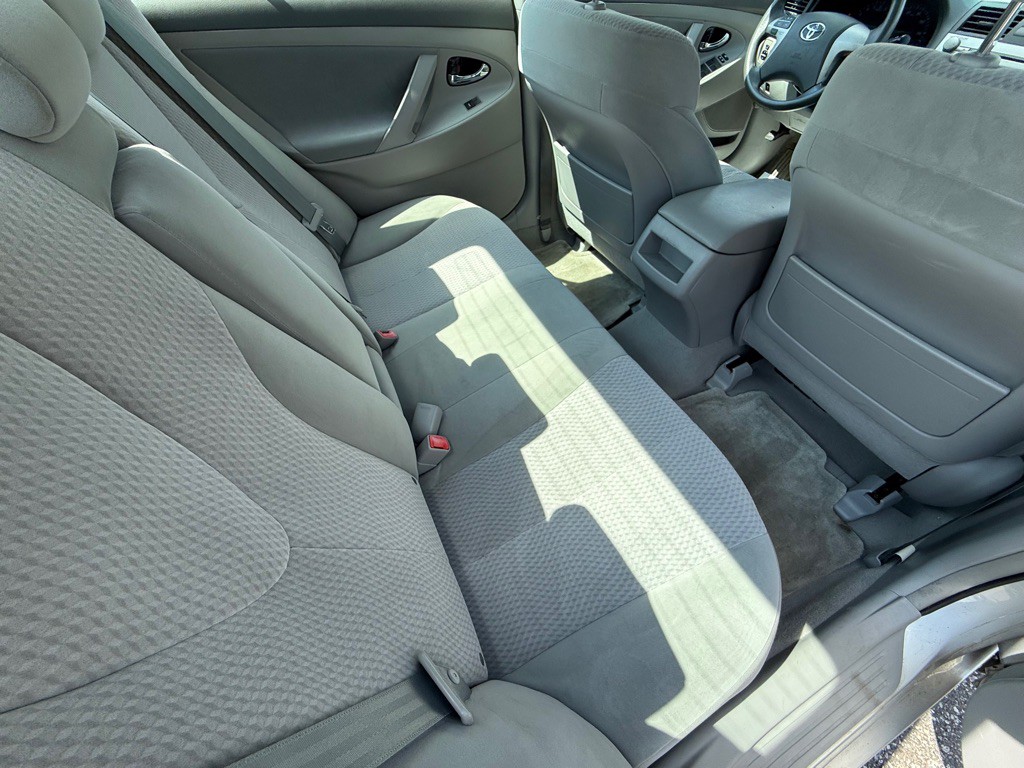 2010 Toyota Camry Image 18