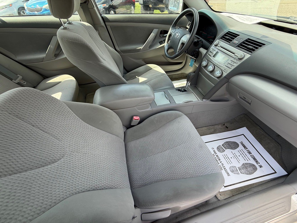 2010 Toyota Camry Image 20