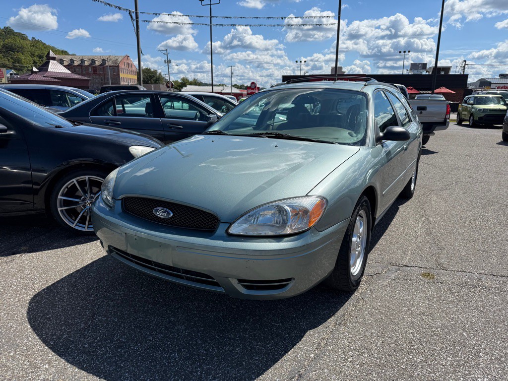 2005 Ford Taurus Image 2