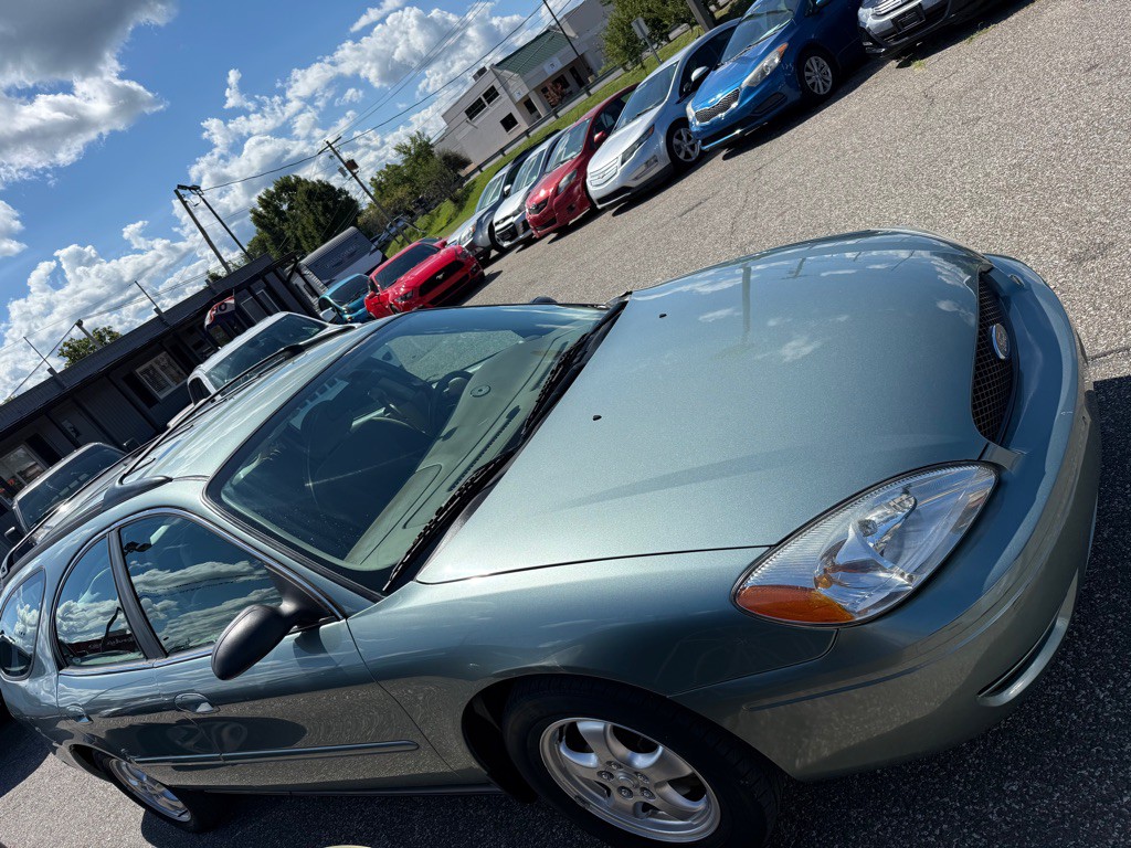 2005 Ford Taurus Image 4