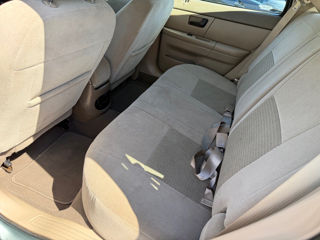 2005 Ford Taurus Image 11
