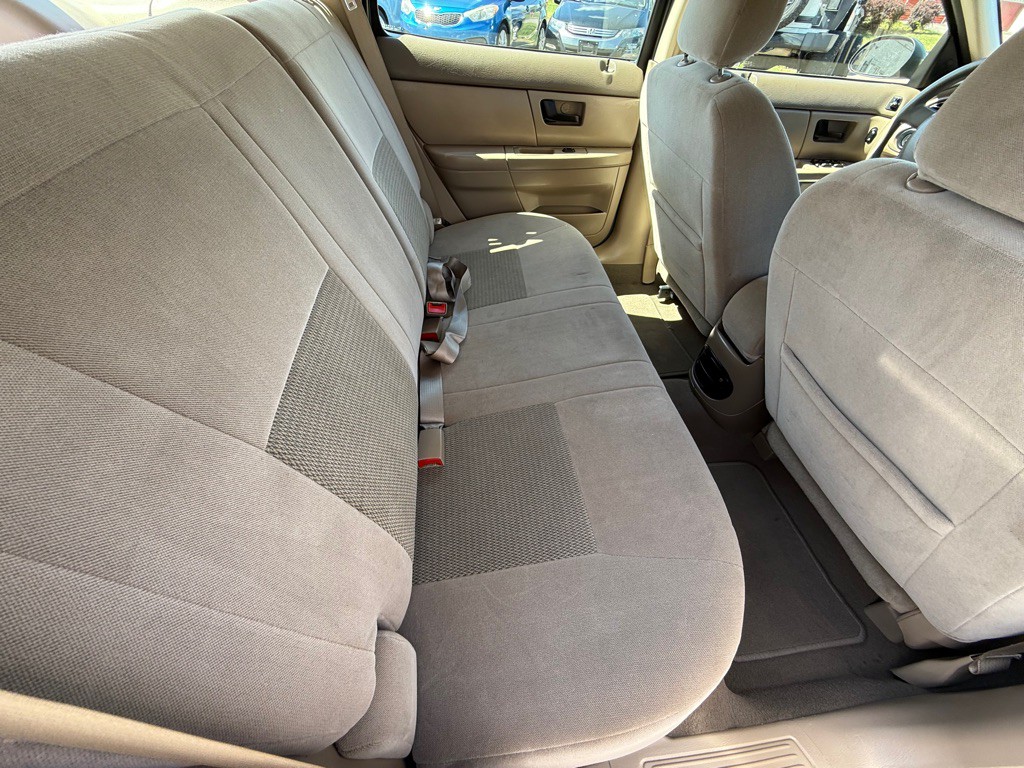 2005 Ford Taurus Image 14