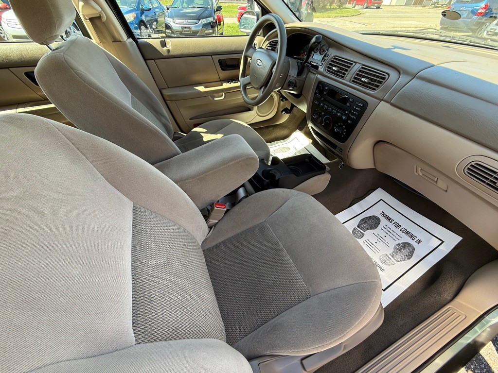 2005 Ford Taurus Image 16