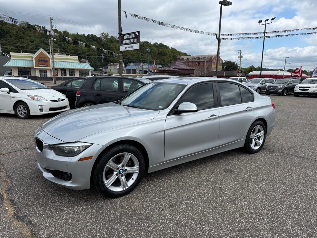 2013 BMW 3 Series Image 1