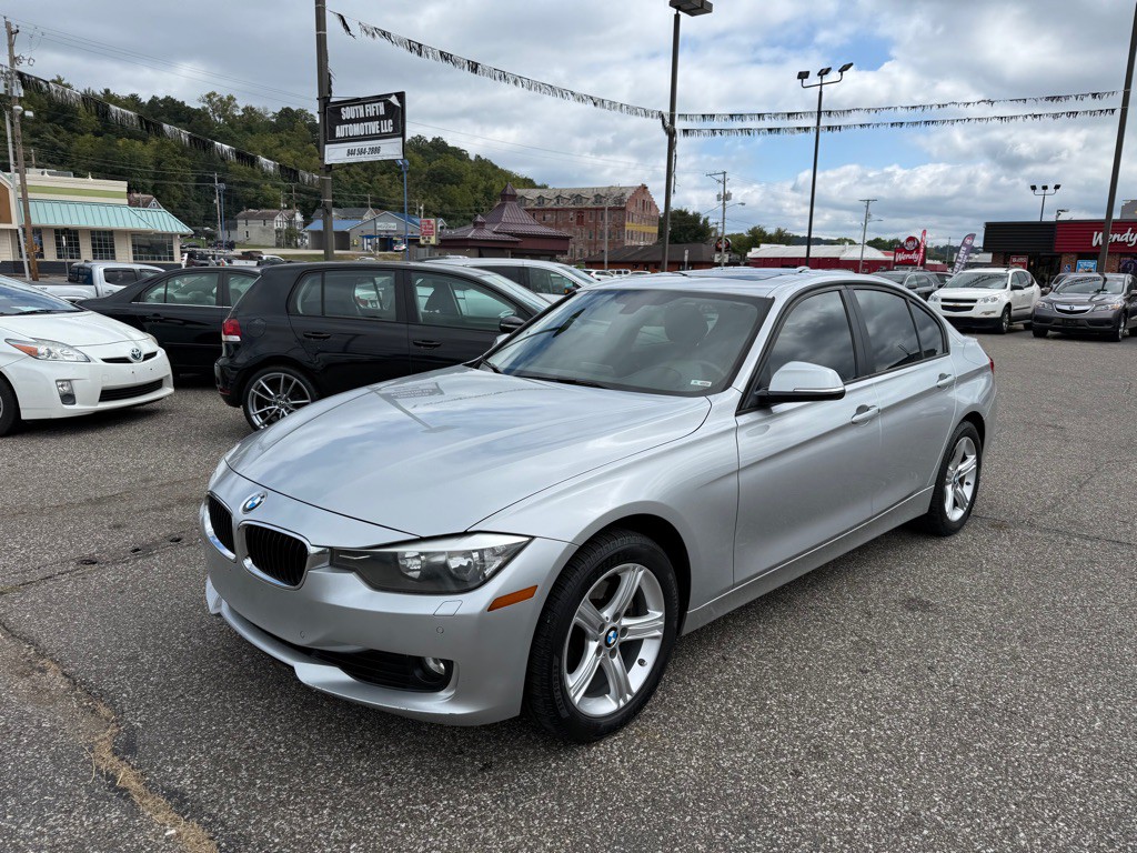 2013 BMW 3 Series Image 3