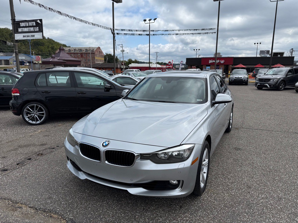 2013 BMW 3 Series Image 4