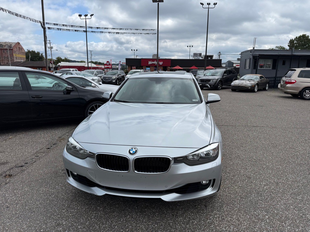 2013 BMW 3 Series Image 5