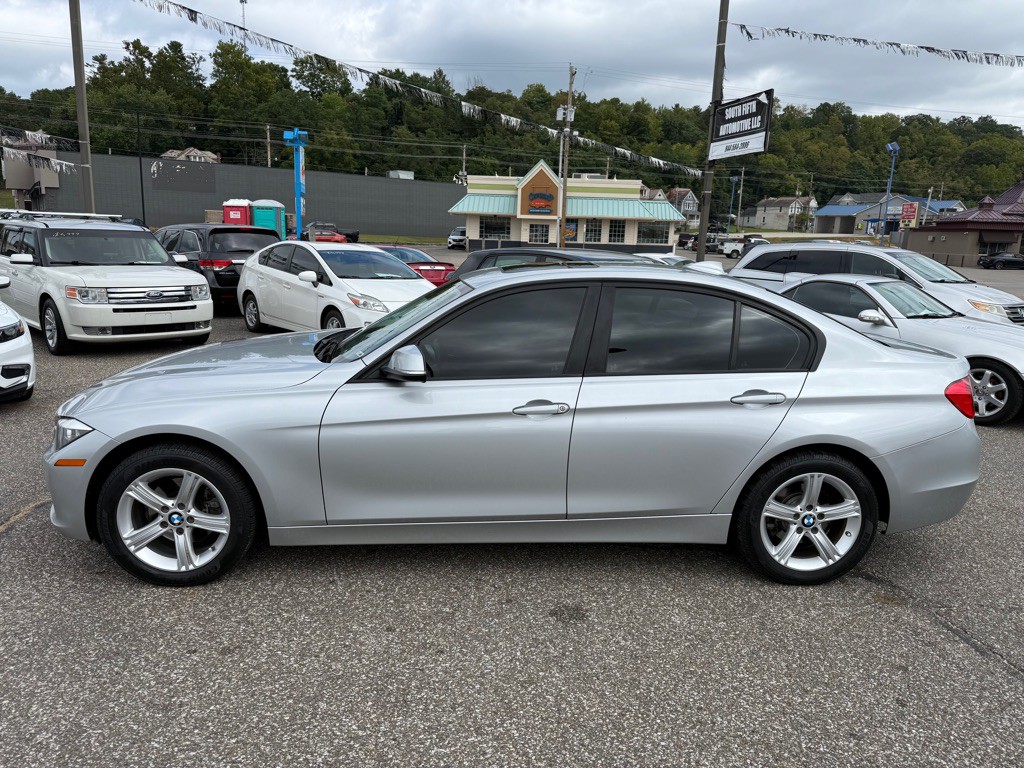 2013 BMW 3 Series Image 12