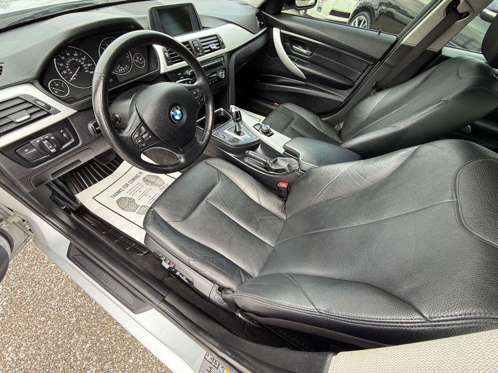 2013 BMW 3 Series Image 13