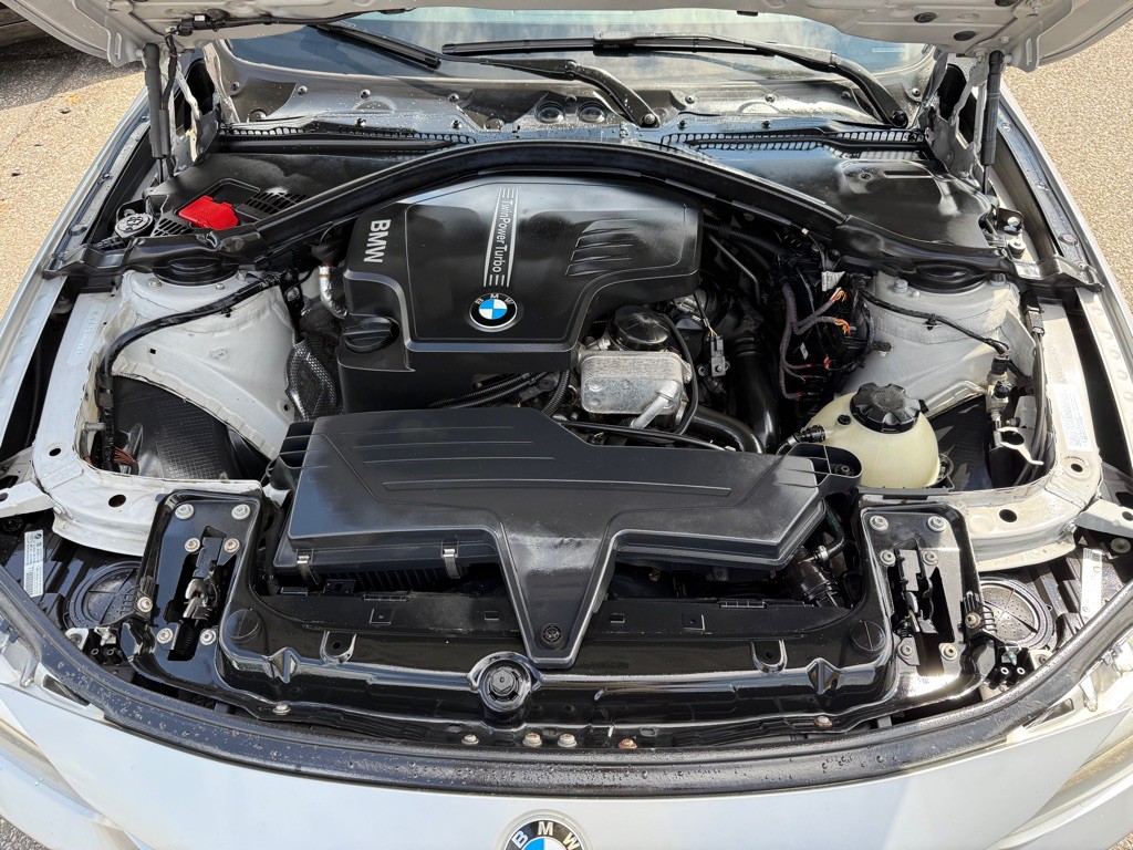 2013 BMW 3 Series Image 20