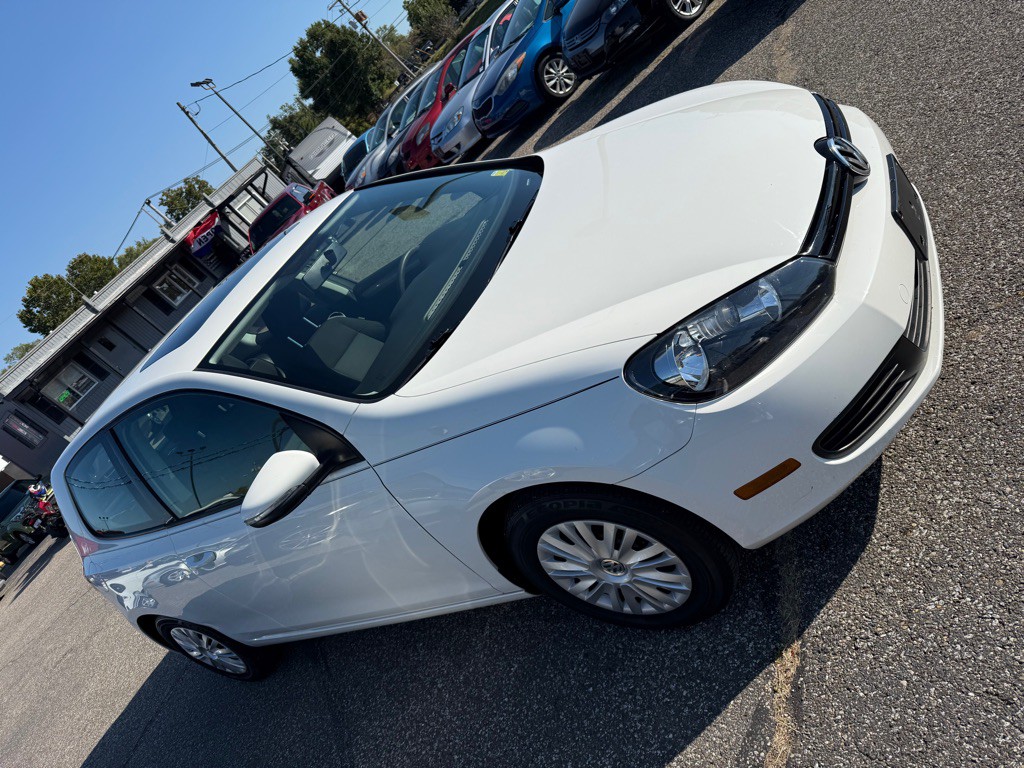 2011 Volkswagen Golf Image 7