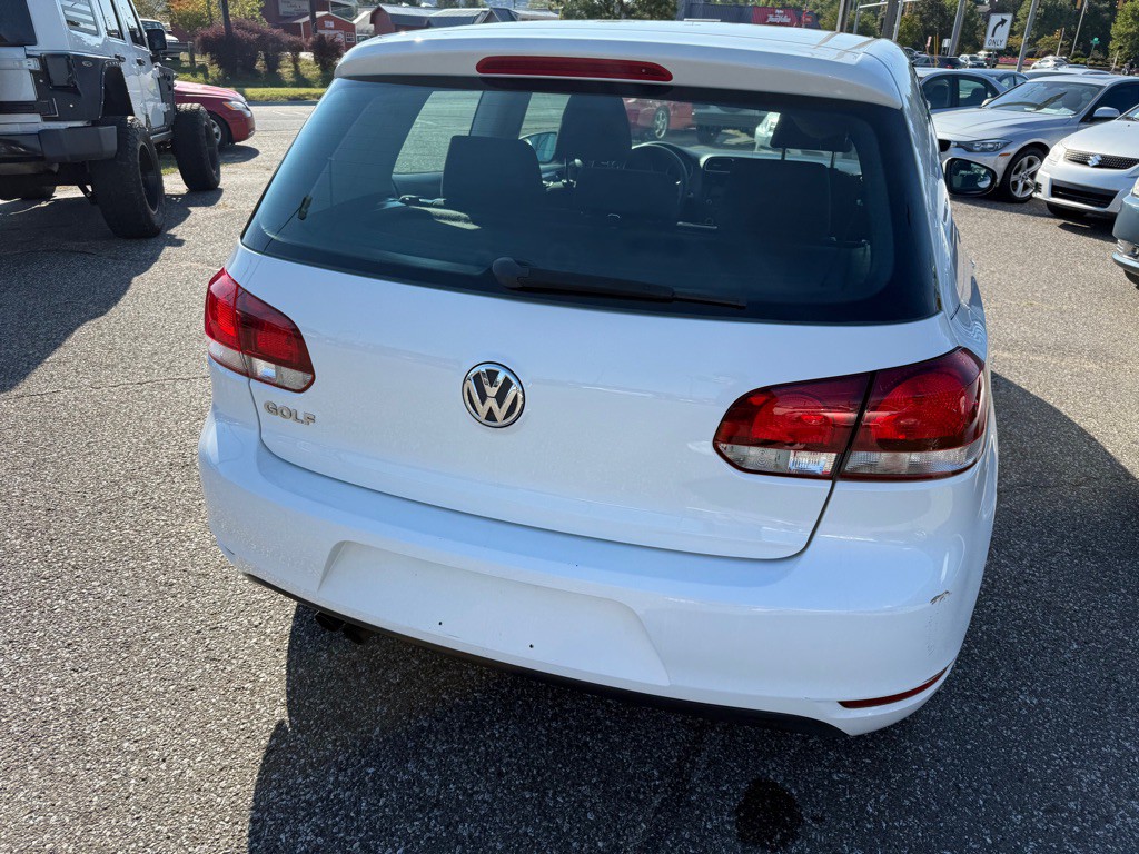 2011 Volkswagen Golf Image 9