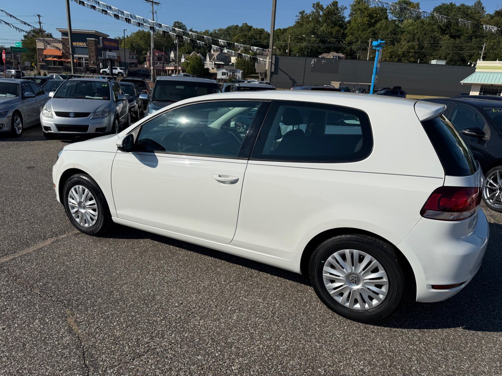 2011 Volkswagen Golf Image 12