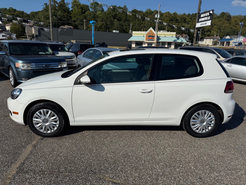 2011 Volkswagen Golf Image 13