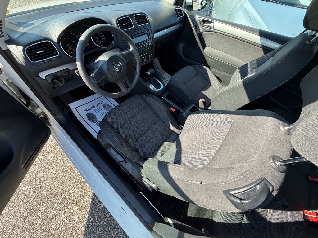 2011 Volkswagen Golf Image 14