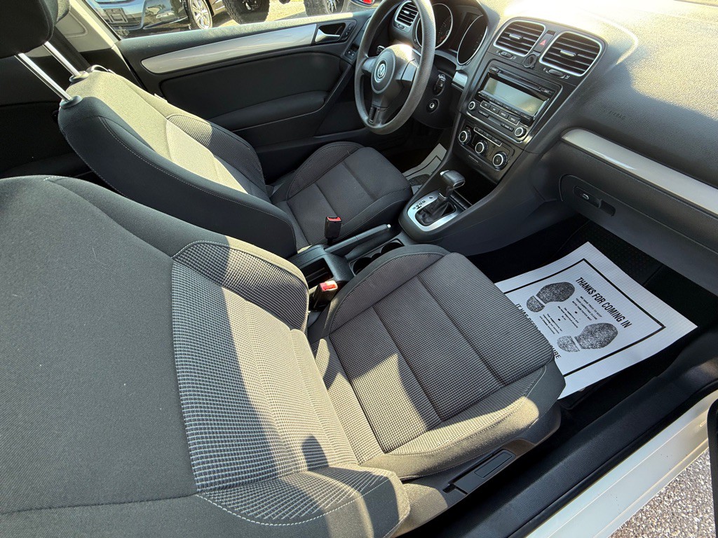 2011 Volkswagen Golf Image 16