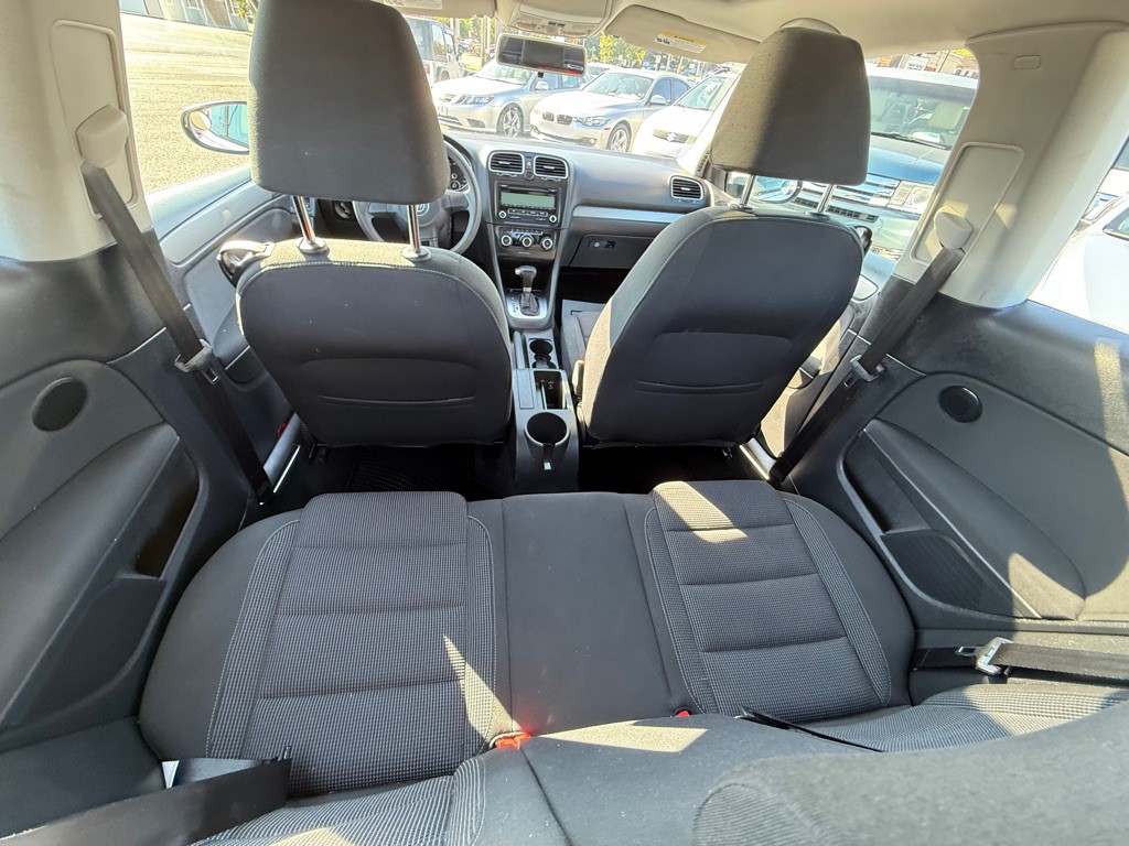 2011 Volkswagen Golf Image 21