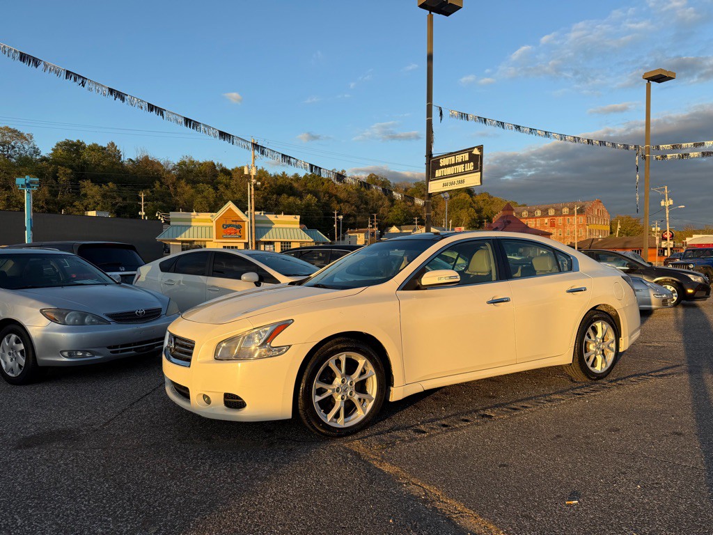 2014 Nissan Maxima Image 2