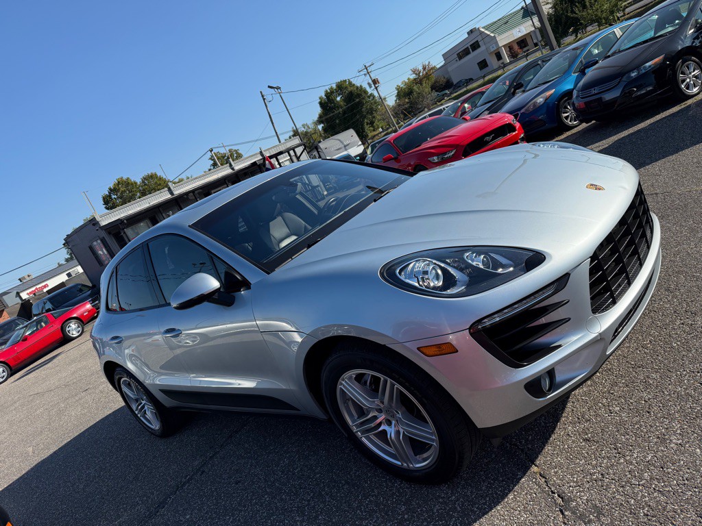 2015 Porsche Macan Image 8