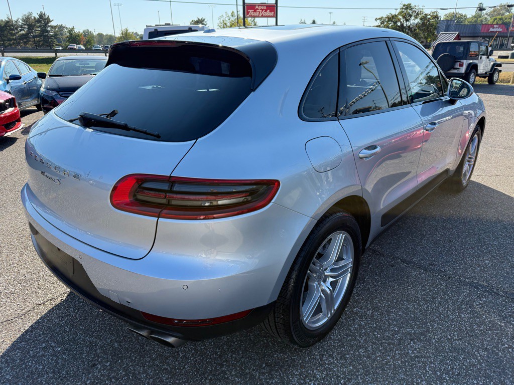 2015 Porsche Macan Image 9
