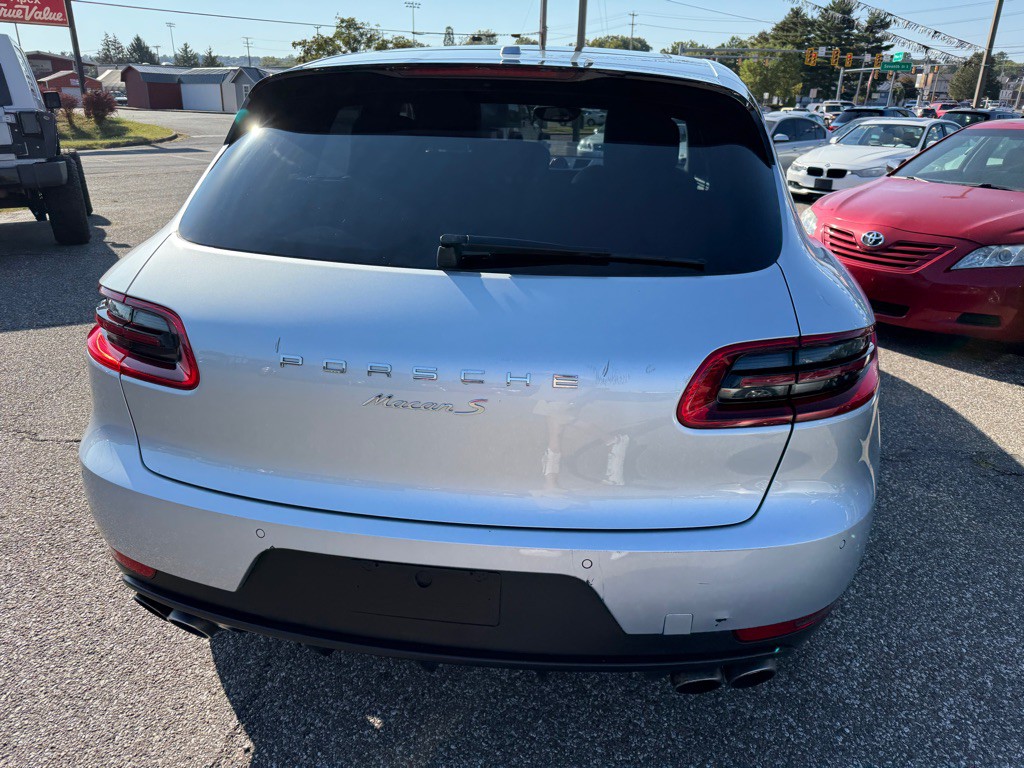 2015 Porsche Macan Image 11