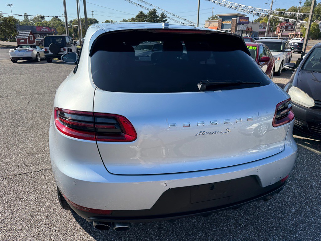 2015 Porsche Macan Image 12